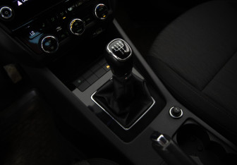 Подержанный автомобиль Skoda Octavia Liftback 2019 года (17 фото)