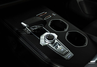 Подержанный автомобиль Changan UNI-K 2023 года (19 фото)