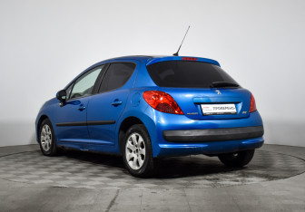 Подержанный автомобиль Peugeot 207 Hatchback 2008 года (7 фото)