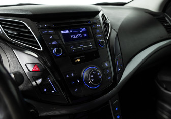 Подержанный автомобиль Hyundai i40 Sedan 2015 года (15 фото)