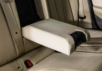 Подержанный автомобиль Audi A4 Sedan 2017 года (25 фото)