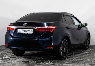 Подержанный автомобиль Toyota Corolla Sedan 2013 года (5 фото)