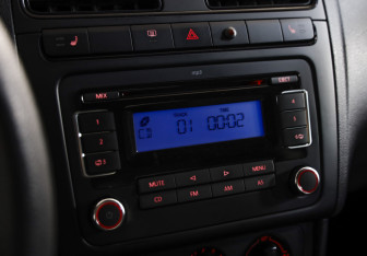 Подержанный автомобиль Volkswagen Polo Sedan 2011 года (12 фото)