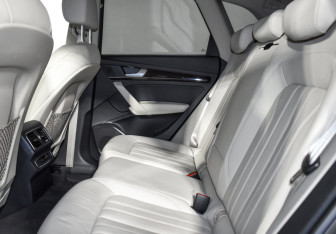 Подержанный автомобиль Audi Q5 2017 года (13 фото)