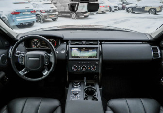 Подержанный автомобиль Land Rover Discovery 2018 года (10 фото)