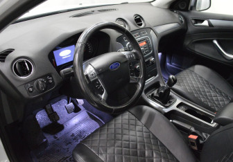 Подержанный автомобиль Ford Mondeo Sedan 2014 года (10 фото)