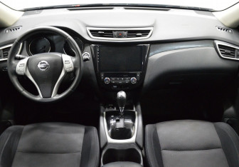 Подержанный автомобиль Nissan X-Trail 2018 года (14 фото)