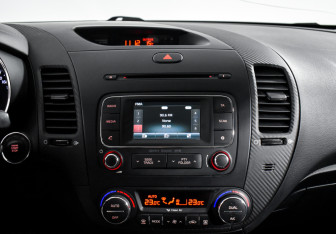 Подержанный автомобиль Kia Cerato Sedan 2013 года (16 фото)