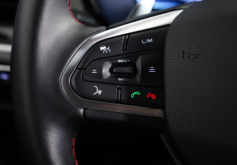 Подержанный автомобиль Geely Tugella 2023 года (11 фото)