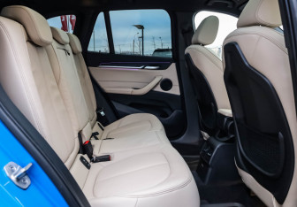 Подержанный автомобиль BMW X1 2021 года (28 фото)