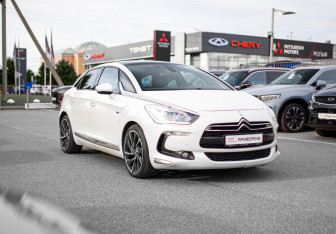 Подержанный автомобиль Citroen DS5 2013 года (3 фото)
