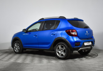 Подержанный автомобиль Renault Sandero 2019 года (7 фото)