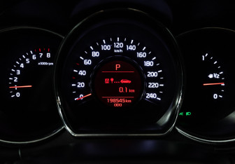 Подержанный автомобиль Kia Ceed Wagon 2013 года (12 фото)