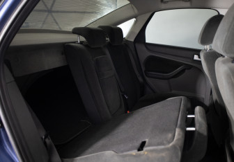 Подержанный автомобиль Ford Focus Sedan 2007 года (15 фото)