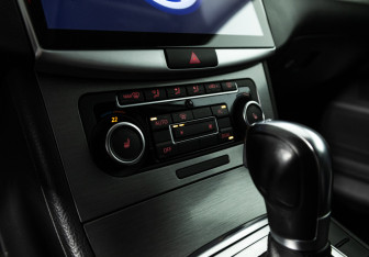 Подержанный автомобиль Volkswagen Passat Sedan 2011 года (16 фото)