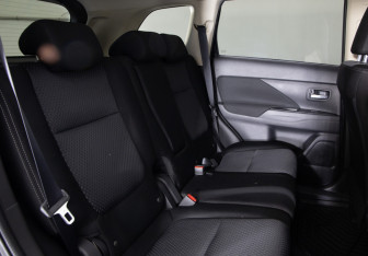 Подержанный автомобиль Mitsubishi Outlander 2017 года (21 фото)