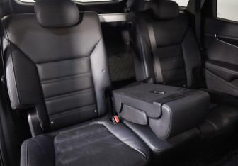 Подержанный автомобиль Kia Sorento 2016 года (23 фото)