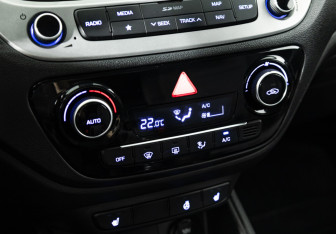 Подержанный автомобиль Hyundai Solaris Sedan 2018 года (18 фото)