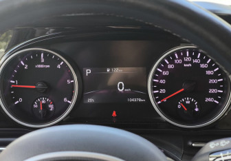 Подержанный автомобиль Kia Carnival 2021 года (20 фото)