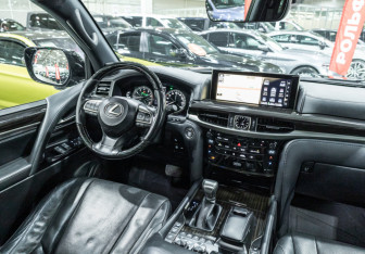 Подержанный автомобиль Lexus LX 2020 года (13 фото)