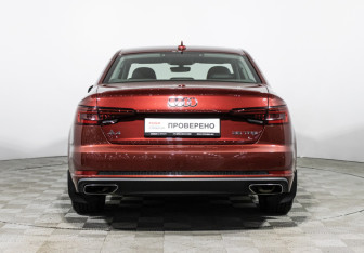 Подержанный автомобиль Audi A4 Sedan 2019 года (6 фото)