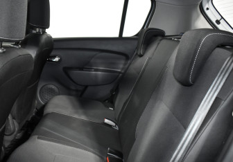 Подержанный автомобиль Renault Sandero 2021 года (13 фото)