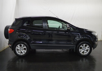 Подержанный автомобиль Ford EcoSport 2015 года (4 фото)