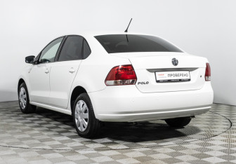Подержанный автомобиль Volkswagen Polo Sedan 2013 года (7 фото)