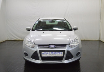 Подержанный автомобиль Ford Focus Sedan 2014 года (2 фото)