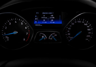 Подержанный автомобиль Ford Focus Sedan 2019 года (20 фото)