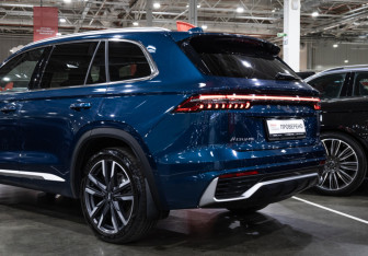 Подержанный автомобиль Geely Monjaro 2024 года (15 фото)