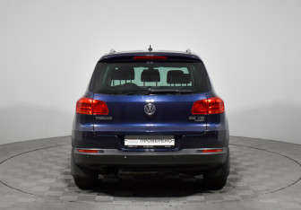 Подержанный автомобиль Volkswagen Tiguan 2011 года (6 фото)