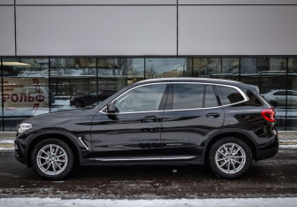 Подержанный автомобиль BMW X3 2020 года (8 фото)