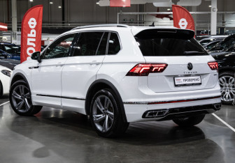 Подержанный автомобиль Volkswagen Tiguan 2021 года (11 фото)