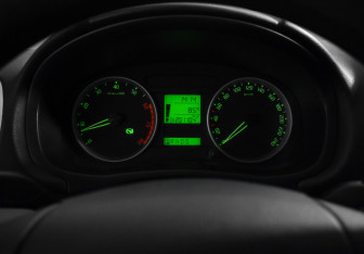 Подержанный автомобиль Skoda Fabia Hatchback 2009 года (16 фото)