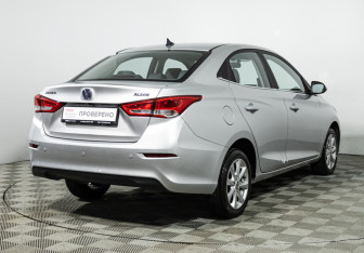 Подержанный автомобиль Changan Alsvin 2023 года (5 фото)