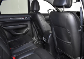 Подержанный автомобиль Mazda CX-5 2017 года (16 фото)