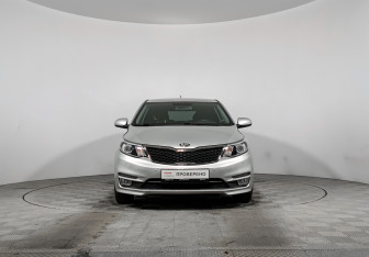Подержанный автомобиль Kia Rio Hatchback 2015 года (2 фото)