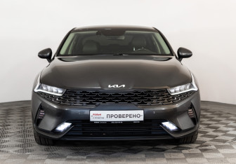 Подержанный автомобиль Kia K5 2021 года (2 фото)