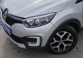 Подержанный автомобиль Renault Kaptur 2017 года (8 фото)