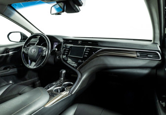 Подержанный автомобиль Toyota Camry Sedan 2018 года (9 фото)