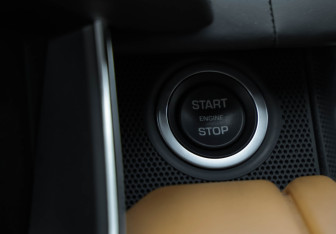 Подержанный автомобиль Land Rover Range Rover Sport 2019 года (22 фото)