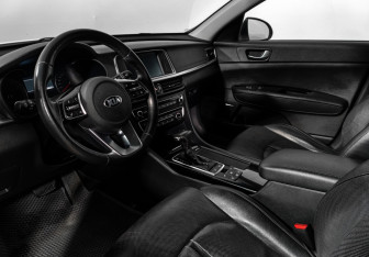 Подержанный автомобиль Kia Optima Sedan 2018 года (9 фото)
