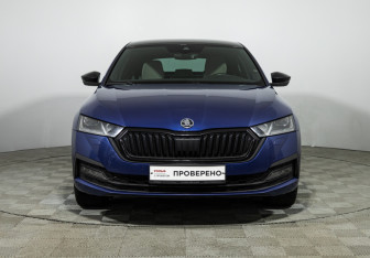 Подержанный автомобиль Skoda Octavia Liftback 2022 года (2 фото)