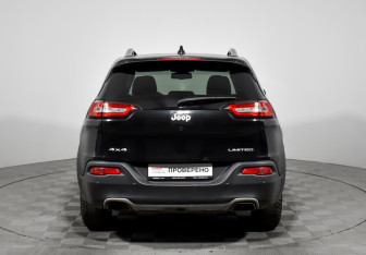 Подержанный автомобиль Jeep Cherokee 2014 года (6 фото)