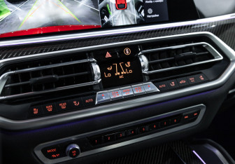 Подержанный автомобиль BMW X6 M 2021 года (37 фото)