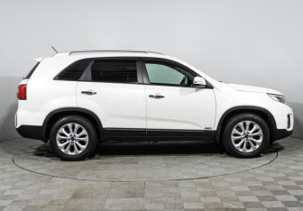 Подержанный автомобиль Kia Sorento 2018 года (4 фото)