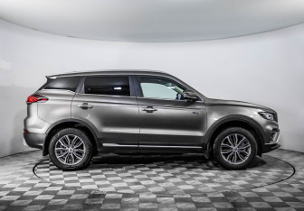 Подержанный автомобиль Geely Atlas Pro 2023 года (4 фото)