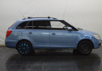 Подержанный автомобиль Skoda Fabia Wagon 2008 года (4 фото)