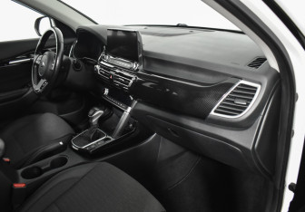 Подержанный автомобиль Kia Seltos 2021 года (12 фото)